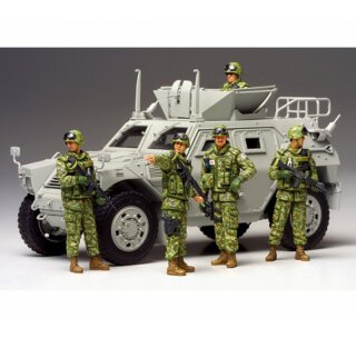 Tamiya 300035276 1:35 JGSDF Fig.-Set Humani.Helfer (5)