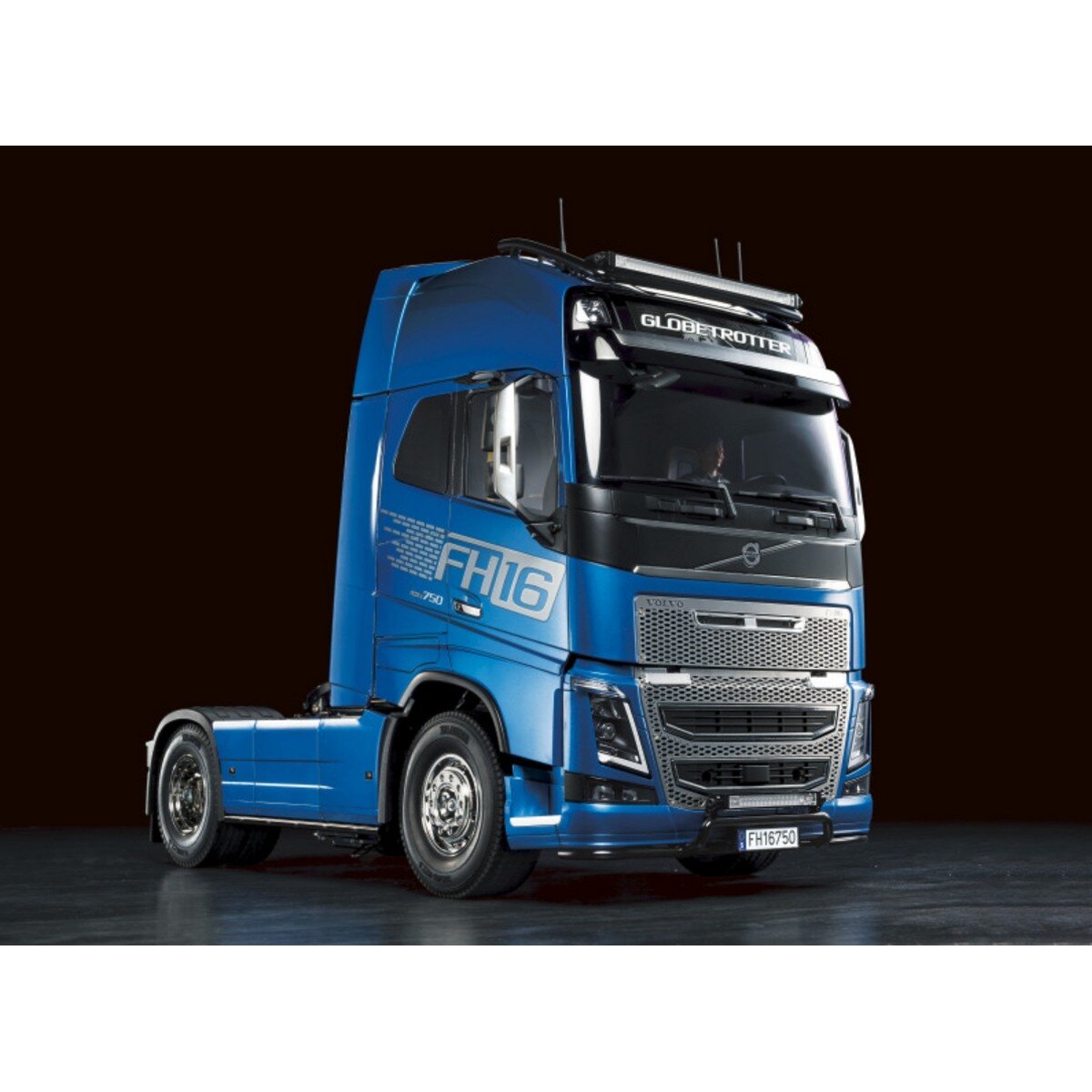 Tamiya 56375 1:14 RC Volvo FH16 XL 750 4x2 Globetrotter Truck