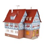 Vollmer 43637 H0 Gasthof zur Post mit LED-Beleuchtung, Funktionsbausatz