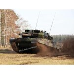 Revell 03355 Leopard 2A7V Modellbausatz: Detailtreue im...