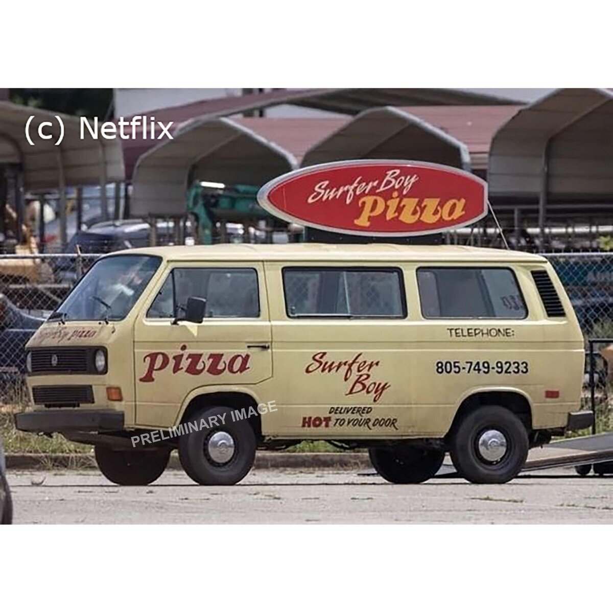 Maquette Revell VW T3 Bus Surfer Boy Pizza - Kit Stranger Things 1:25 NEUF