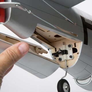 HANGAR 9 P-47D Thunderbolt RC Flugzeug 1,70m - 20cc ARF Warbird Modell