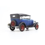 ICM 24050 Model A Standard Phaeton Soft Top (1930s) 1:24