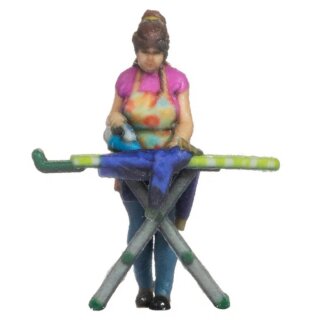 NOCH 10425 Einzelfigur Frau bügelt Spur H0